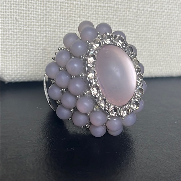 Gorgeous Rarity Purple White Vintage-Inspired Deco Ring with Intricate Filigree - Picture 4 of 10